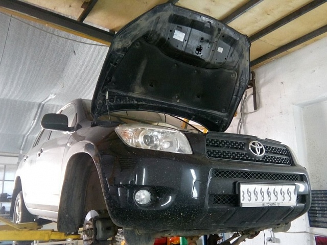 P����� ���� Toyota Rav 4
