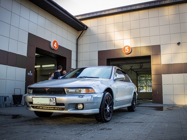 ������ ���� Mitsubishi Galant