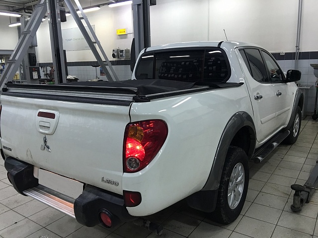 ������ ���� Mitsubishi L200
