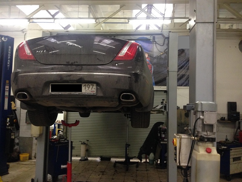 ������ ���� Jaguar XJ