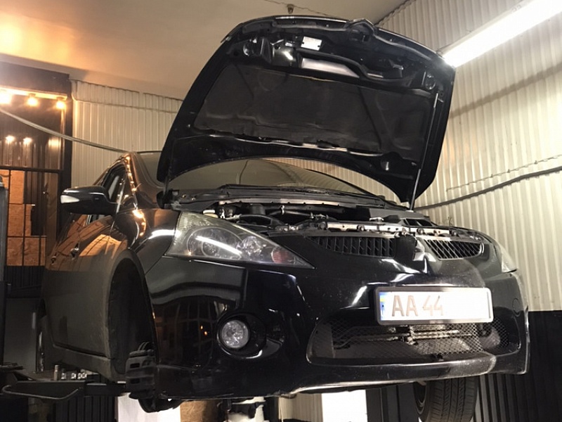 ������ ���� Mitsubishi Grandis