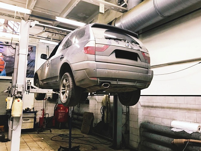 ������ ���� BMW �83