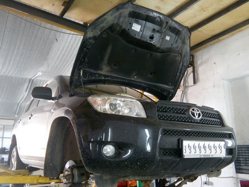 P����� ���� Toyota Rav 4