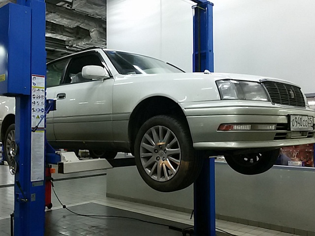 ������ ���� Toyota Crown